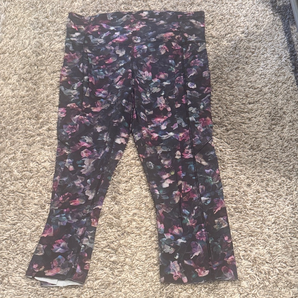 Lululemon Crops 8